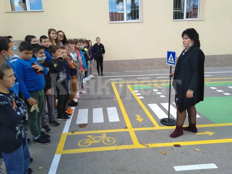 Направиха площадка за обучение по безопасност на движението СНИМКИ