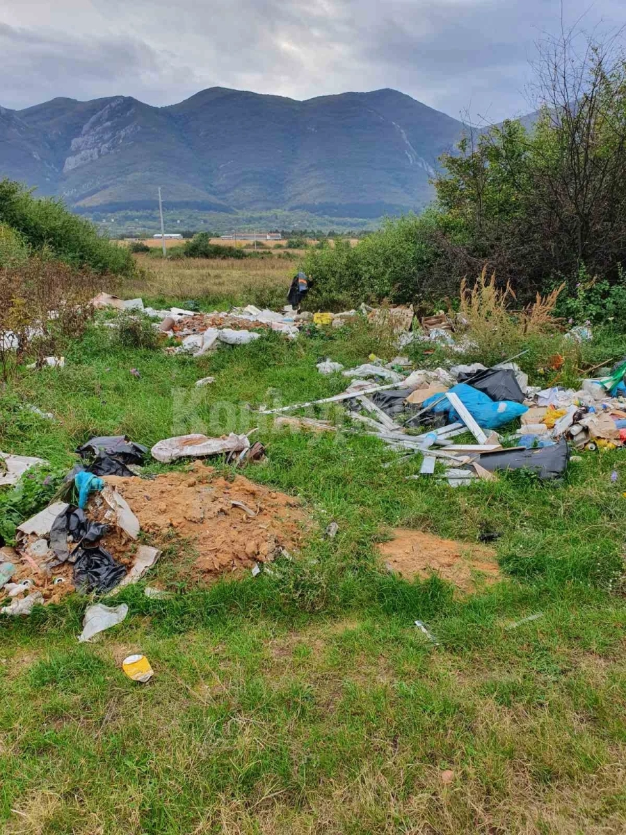 Почистват сметището край Кулата до 26 октомври СНИМКИ