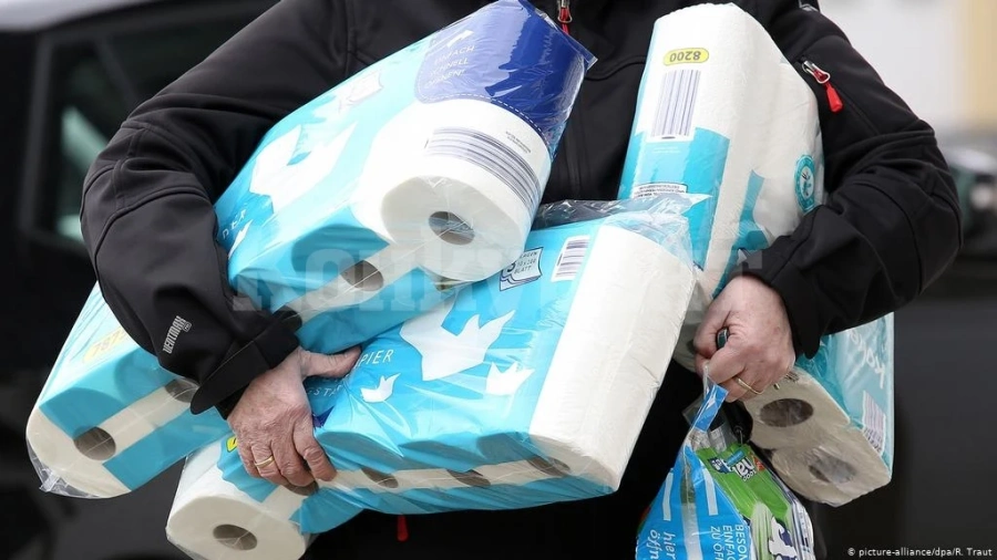 Германците отново се презапасяват с… тоалетна хартия