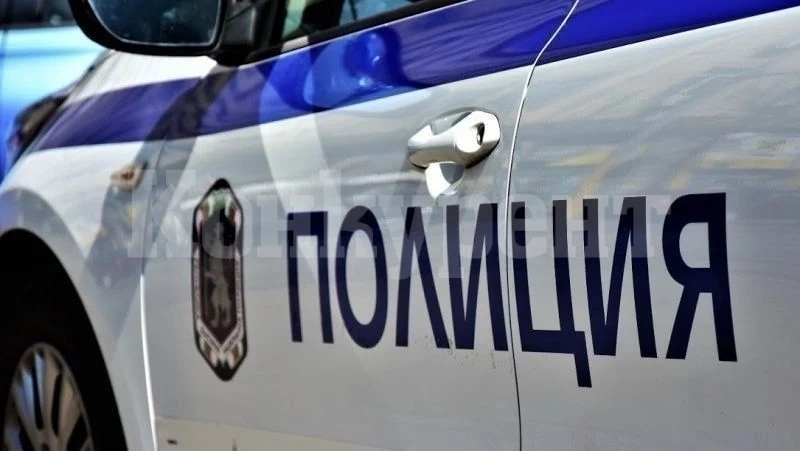 Задигнаха тон царевица от земеделски склад