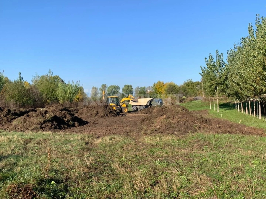 Започна изграждане на игрището с изкуствена настилка в село Лиляче СНИМКИ