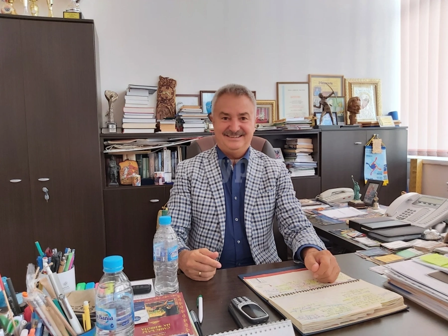 Усмивки от старите ФУТБОЛНИ ленти: Златко Живков - Играл съм с Ботев на гърдите 3 години