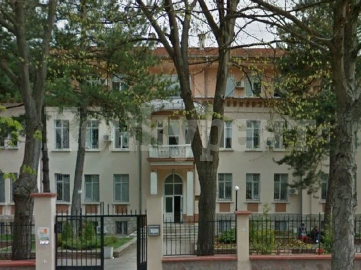 Тубдиспансерът във Враца спешно търси медицински сестри и санитари за работа в отделението с Covid-19