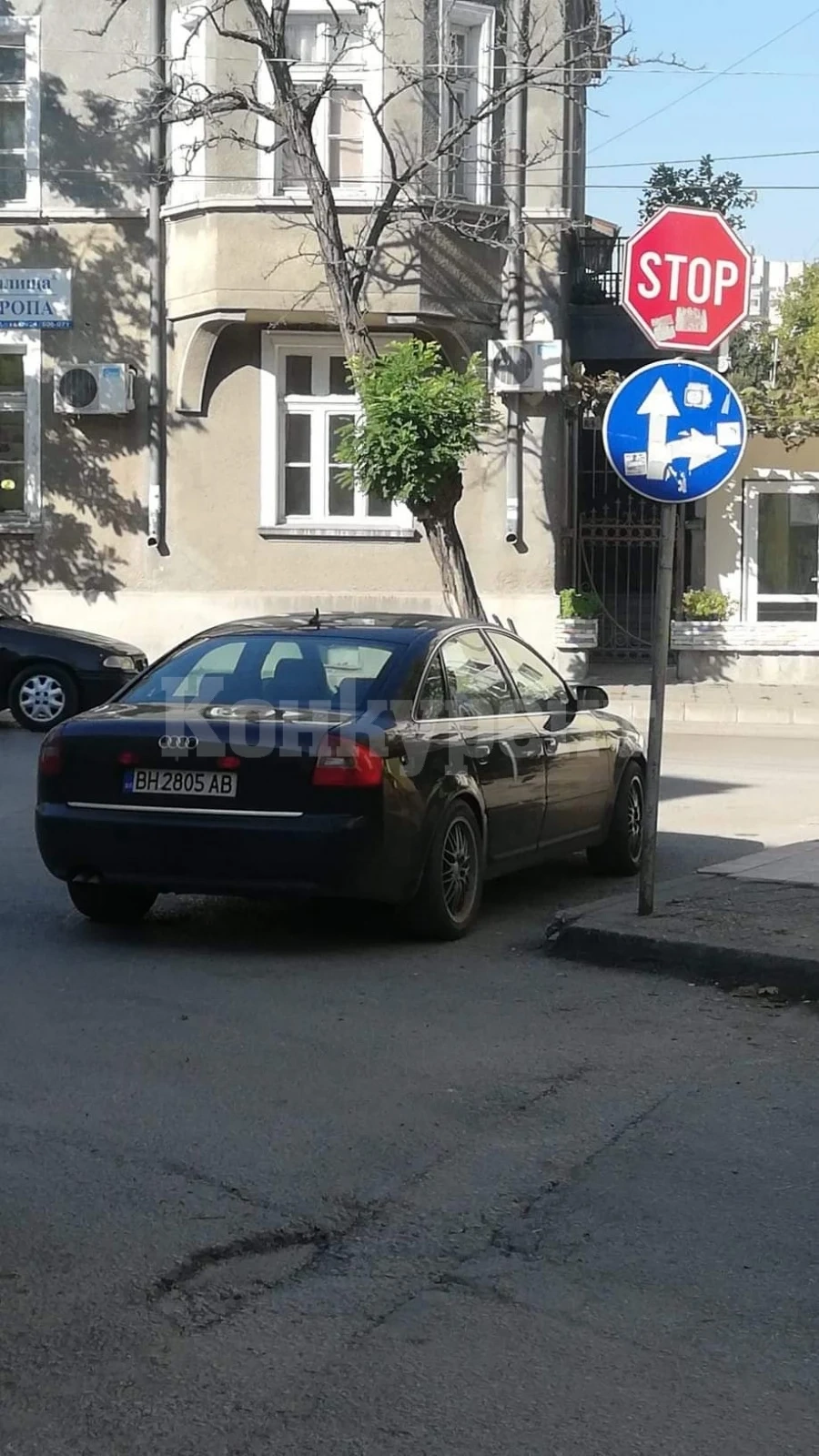 Паркирането и във Видин е...трудна работа СНИМКА