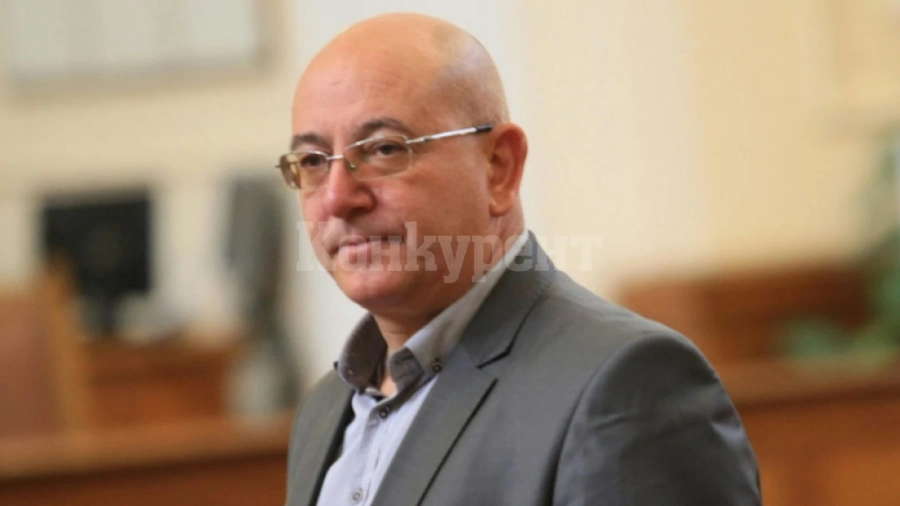 Министър Димитров: Взимаме мерки 15 язовира да не прелеят