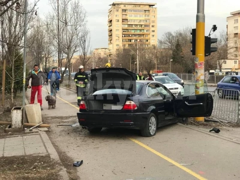 „БМВ“ помете 60-годишна, без опасност за живота е