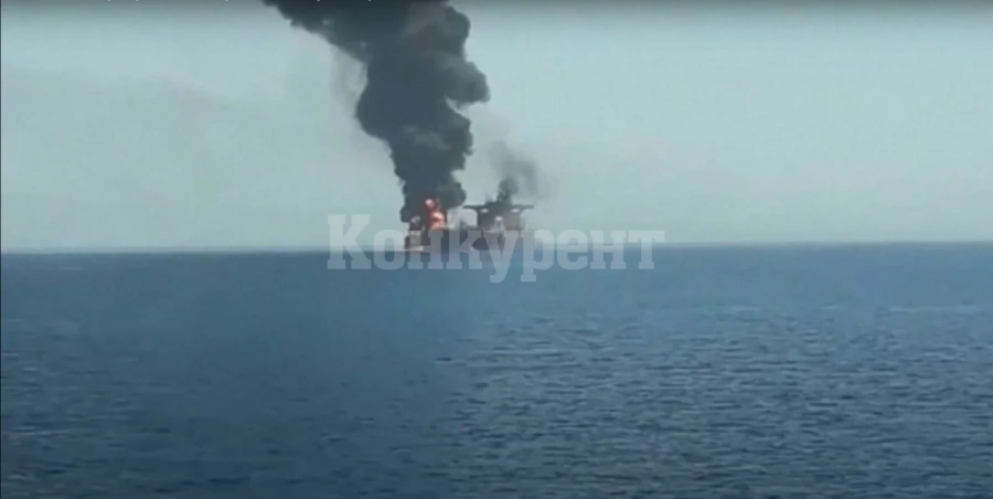 На взривилия се танкер в Азовско море има пробойна с размери от 5 до 12 м (Видео)