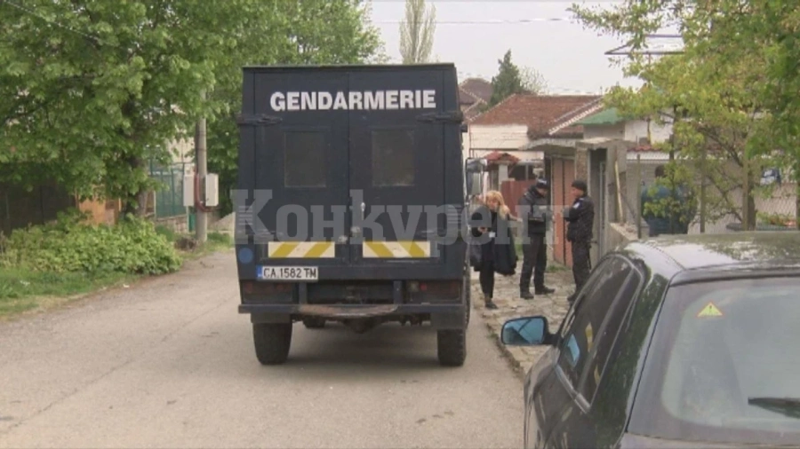 Обявиха за издирване 27-годишен, кътал наркотици и оръжие в къща във Врачанско СНИМКИ