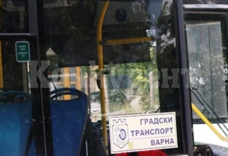 Ужас във Варна: Автобус влачи възрастна жена по улицата