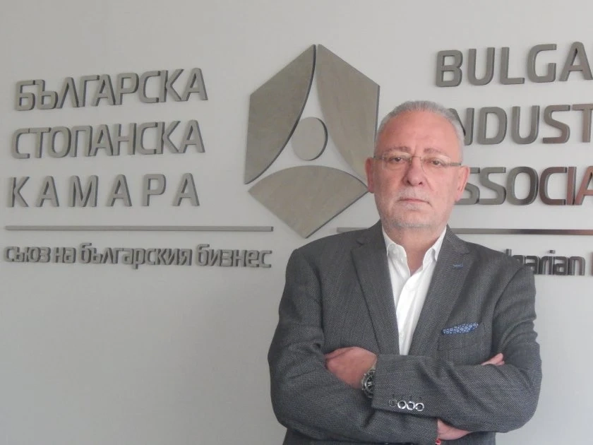 Лоша статистика: Компаниите във всички браншове отчитат 30% спад
