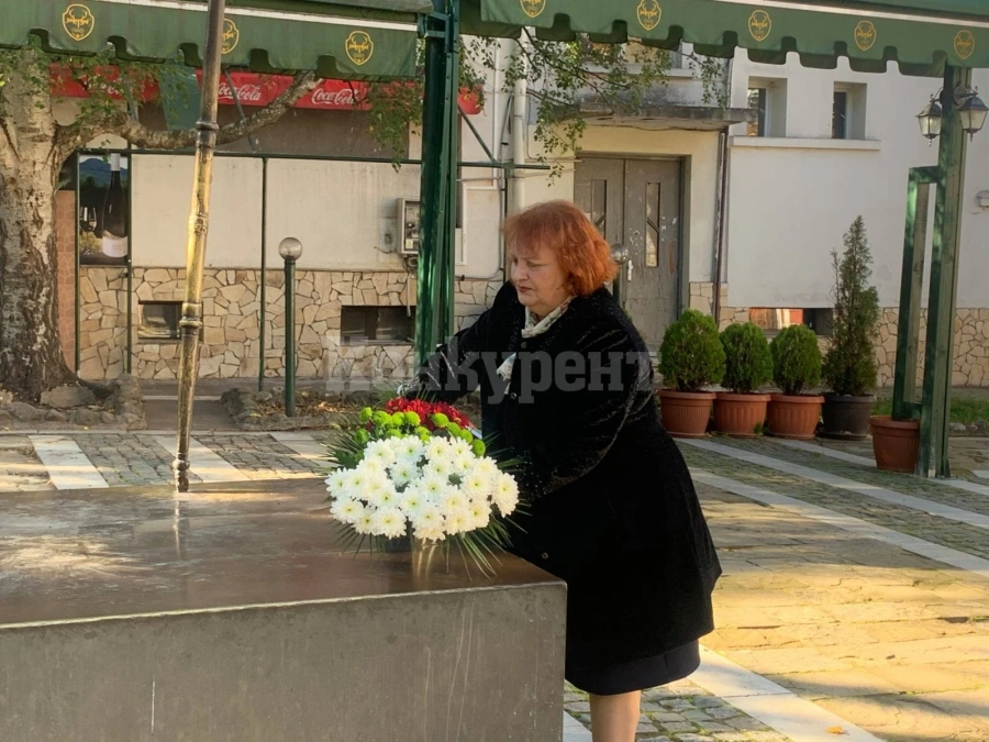 Областният управител на Враца се преклони пред делото и живота на народните будители СНИМКИ