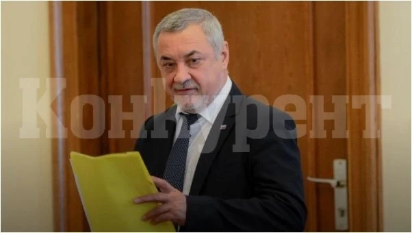Валери Симеонов: Здравната система е опасно претоварена