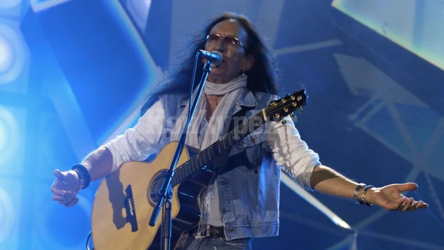 Напусна ни Кен Хенсли от Uriah Heep