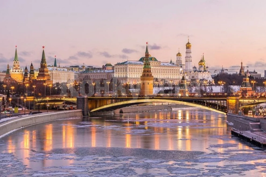 Нова година по домовете: Москва затяга мерките срещу коронавируса до средата на януари