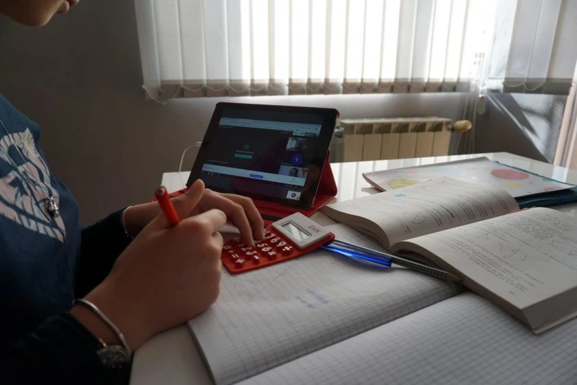 Страх тресе учителите, 80% от тях искат онлайн обучение