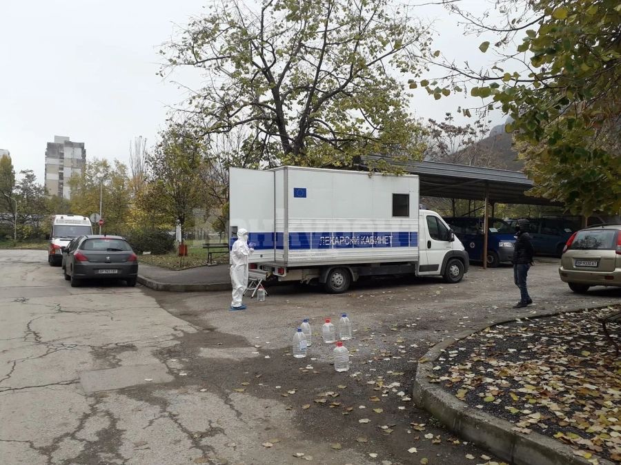 РЗИ: Лекар и трима учители са сред новите заразени с COVID-19 от Врачанско, 16-годишен е в болница