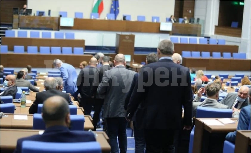 Предлагат 60 дни неплатен отпуск да се признава за стаж