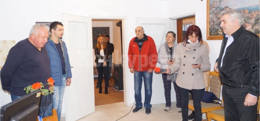 Почетоха паметта на художника Димитър Македонски с изложба живопис СНИМКИ