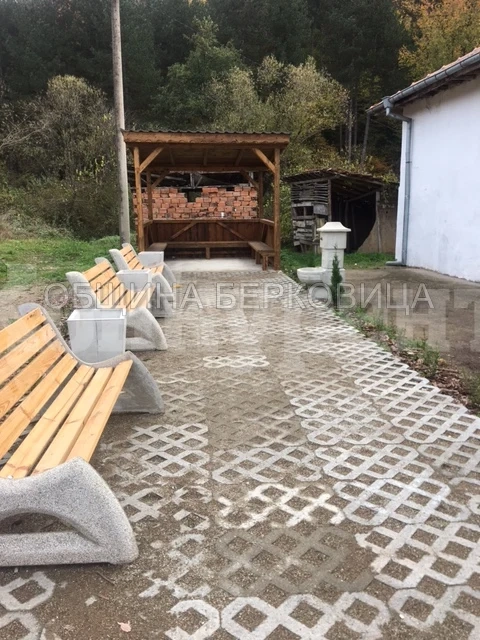 Зона за отдих направиха в село Мездрея СНИМКИ