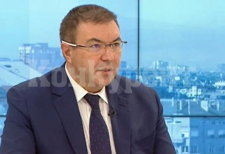 Здравният министър каза кога ще преминем към следващата COVID-19 мярка