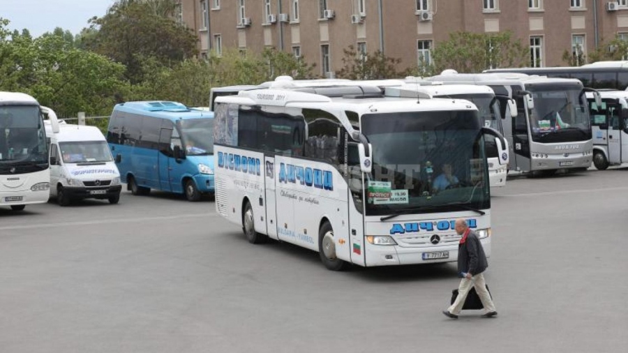 Автобусни превозвачи излизат на протест на 25 ноември