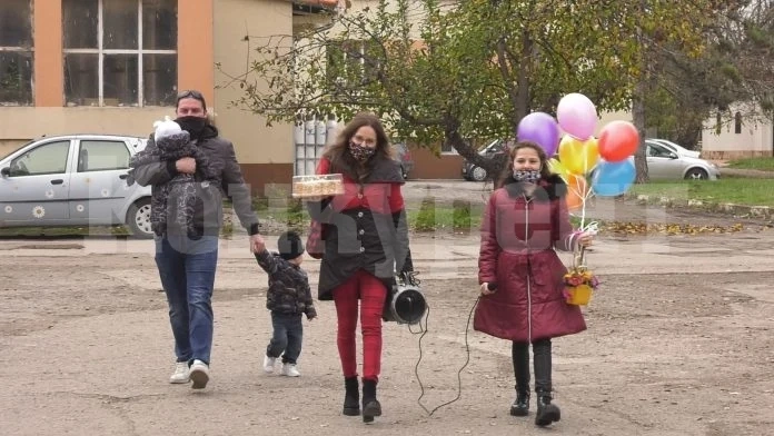 Семейство от Монтана благодари на своята лекарка ВИДЕО