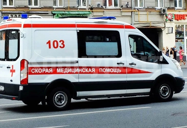 Момиченце падна от 4-ия етаж и успя да се върне в апартамента ВИДЕО
