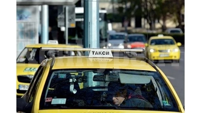 Подпомагат таксиджиите в Мездра