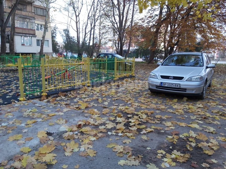 Къде се паркира във Враца СНИМКИ