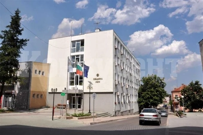 Кризисният щаб в Лом затвори училищата седмица преди заповедта на здравния министър