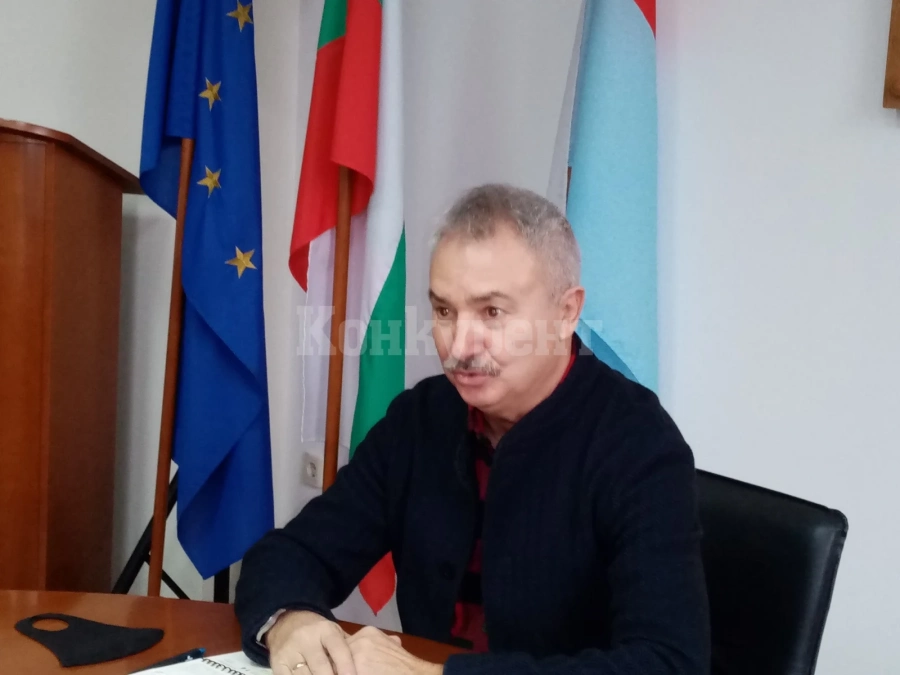 Строителна фирма подари тротоар на Студено буче