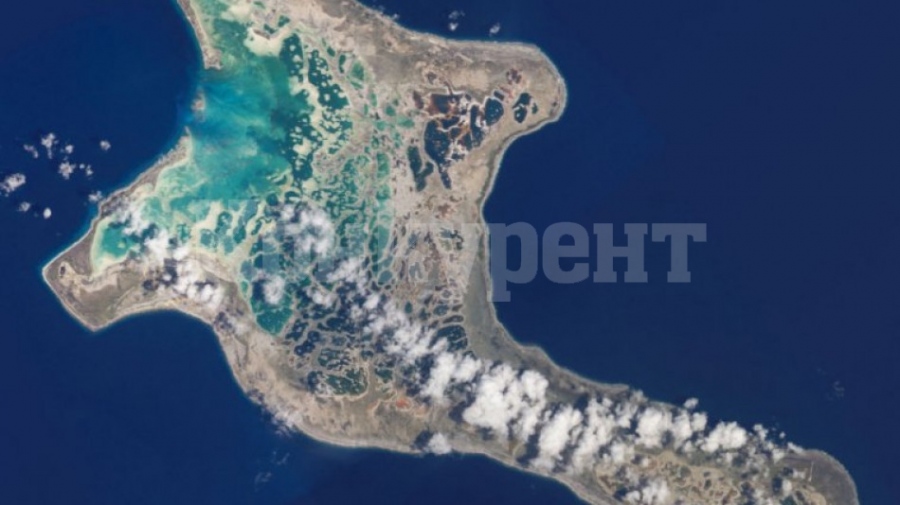 Коя е единствената страна в света, разположена едновременно в четирите полукълба  