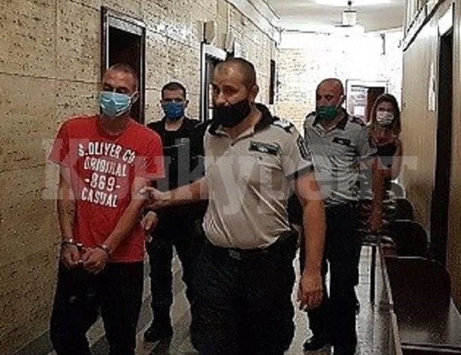 Садист, убил дядо си и друг мъж е обвинен и за жестокост към куче във Врачанско