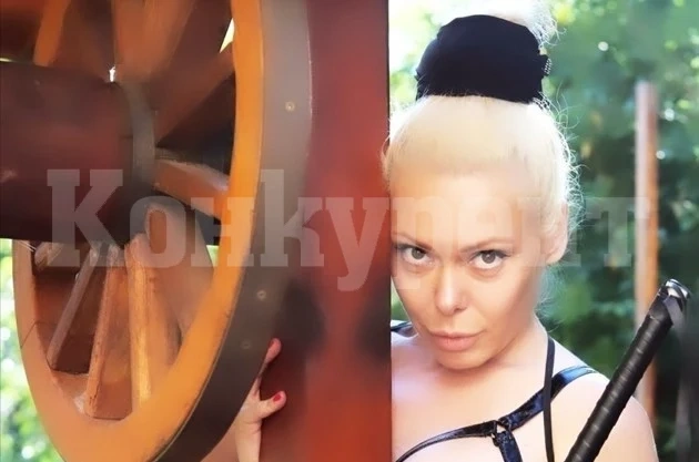 Албена Вулева взима по $10, за да се показва дибидюс в сайт за възрастни (Снимки)