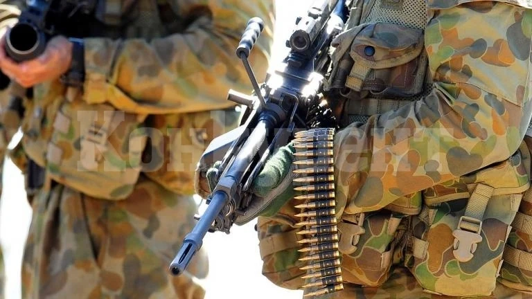 Австралийски военни се наливат с бира от протезата на убит талибан СНИМКА