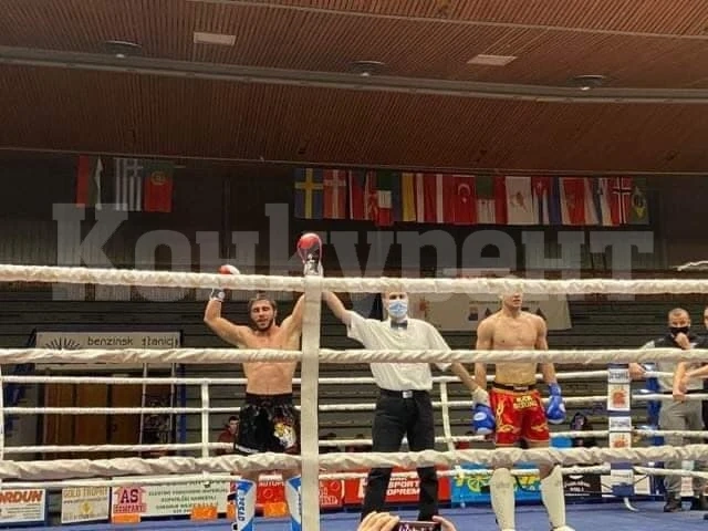 Злато и сребро за братя Велчовски на Balkans Best Fighters, пак ощетиха Мишо