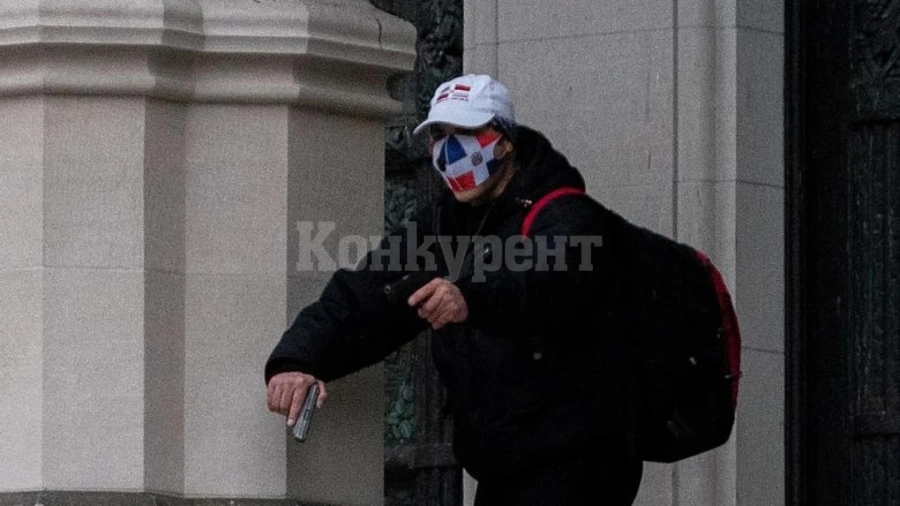 Ликвидираха мъж, стрелял пред катедрала в Ню Йорк (СНИМКИ)
