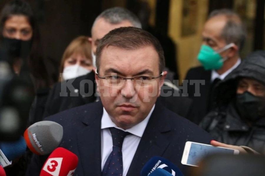 ОБНОВЕНА Ангелов: Ще настоявам мерките да останат достатъчно твърди