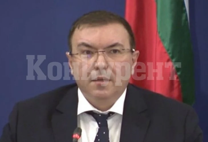 Министър Ангелов обяви кои мерки остават до 31 януари и кои отпадат НА ЖИВО