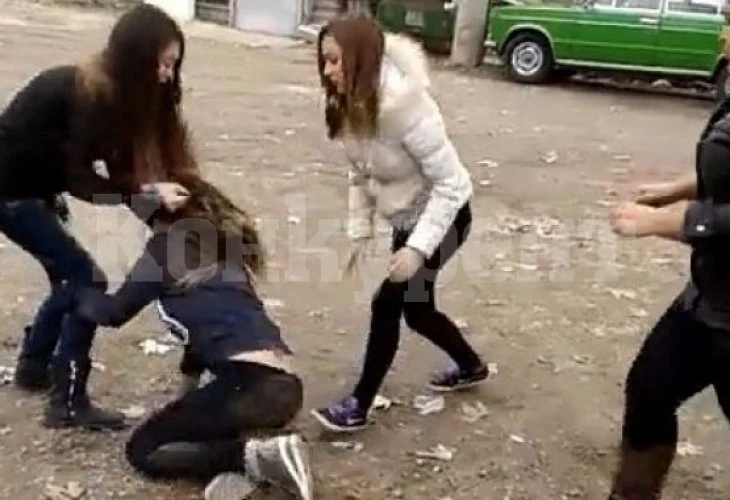Масов бой между ученички в Пловдив, всичко е заснето на видео
