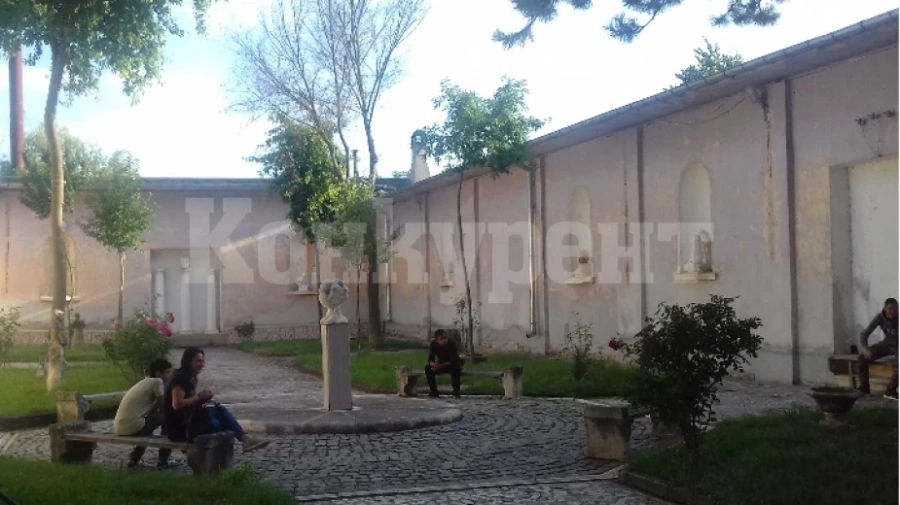 Гимназията по каменообработване в Кунино получи дарение