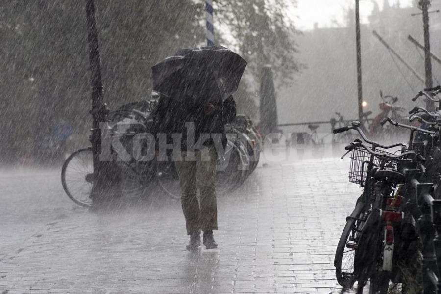 Евакуации във Великобритания заради бурята Бела