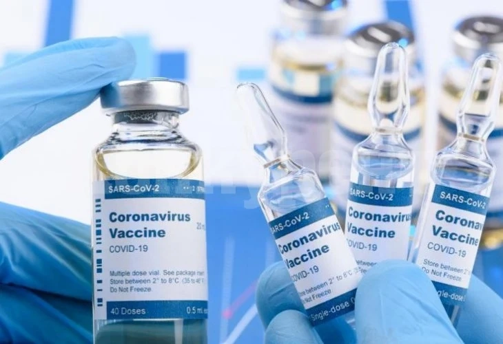 Плюсовете и минусите на руската и американската ваксина срещу COVID-19