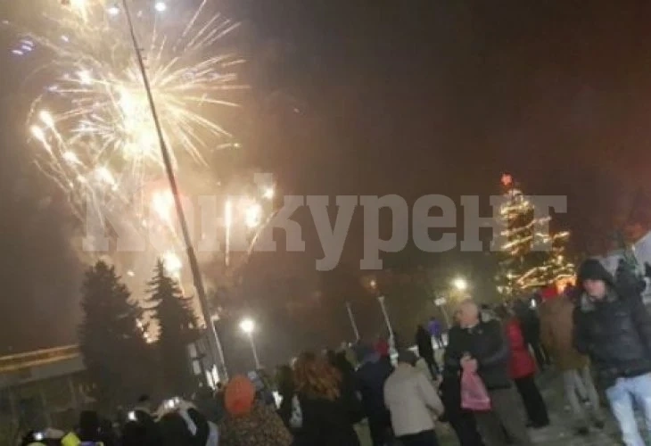 Ужас на новогодишно хоро в Ловеч, жена се свлякла окървавена на земята заради...