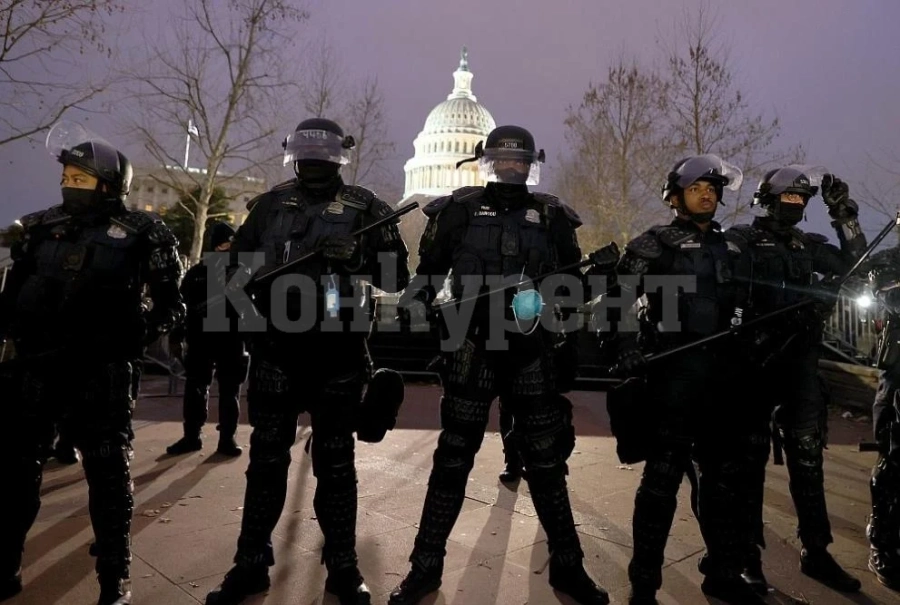 Шефът на полицията в Капитолия хвърля оставка