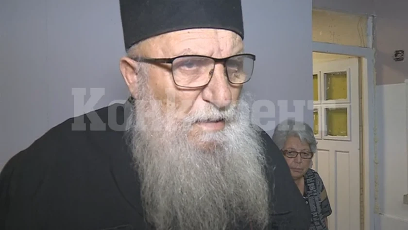 Спипаха хлапаци, задигнали храни от склада на отец Иван в Якимово