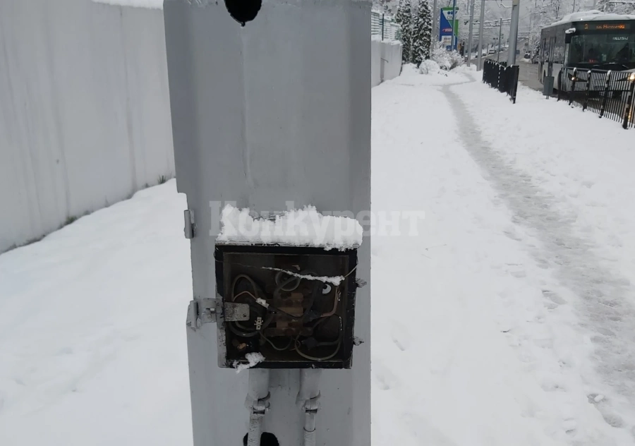 Опасност дебне пешеходци във Враца СНИМКИ