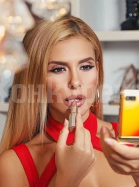Анелия търси с врачка нова любов