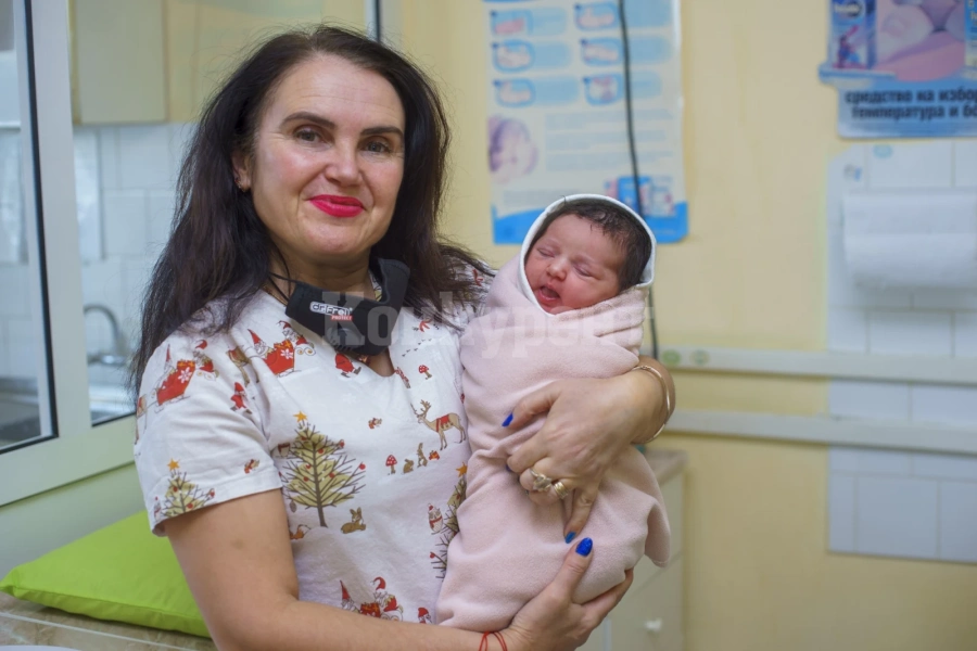 84 родители са подпомогнати финансово от Община Мездра през 2020 г. при раждане на дете