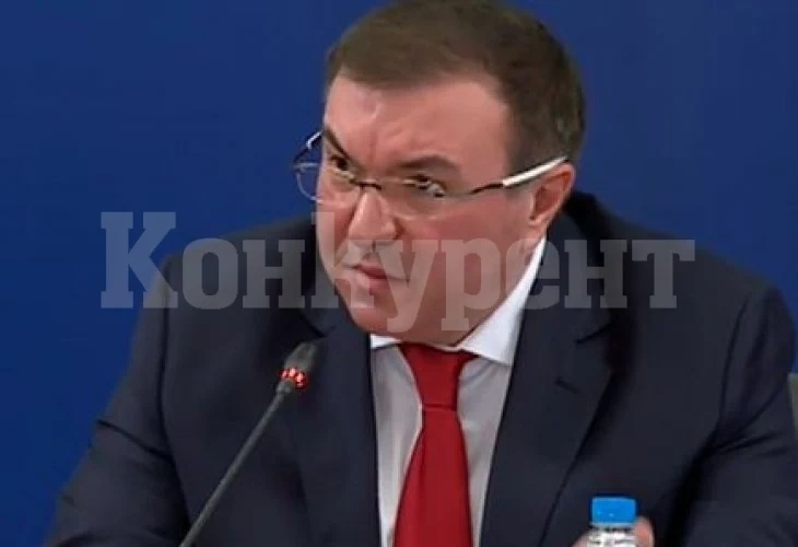 Здравният министър: Още в петък ще издам заповед за падането на две мерки ВИДЕО